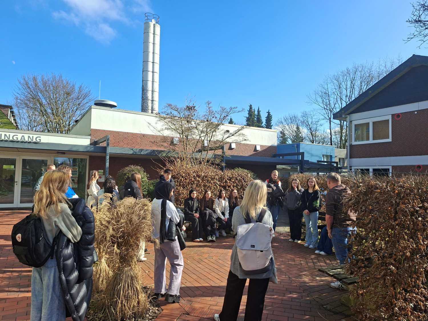 Besichtigung der Stiftung St. Vincenzhaus 3 Die Führung übernahm Helmut Roskam aus dem Bereich Projektmanagement, Freizeitkonzepte und Fundraising.